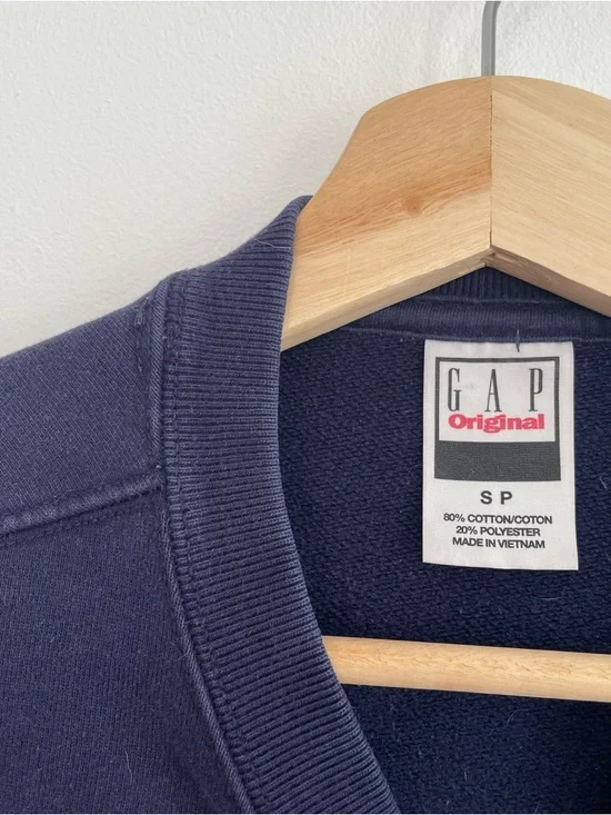 Vintage Gap Crewneck Sweatshirt - Picture 4 of 12